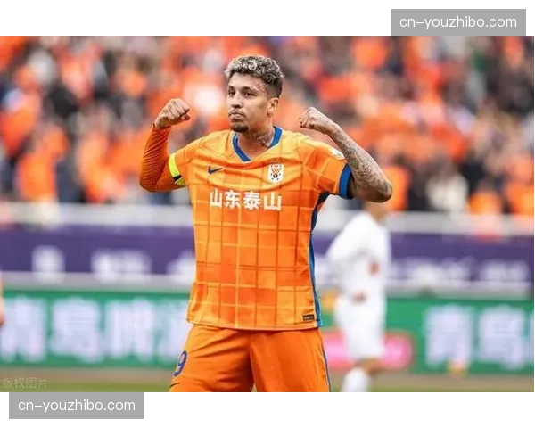 李源一马德鲁加中场失控 泰山双后腰屏障作用未能发挥